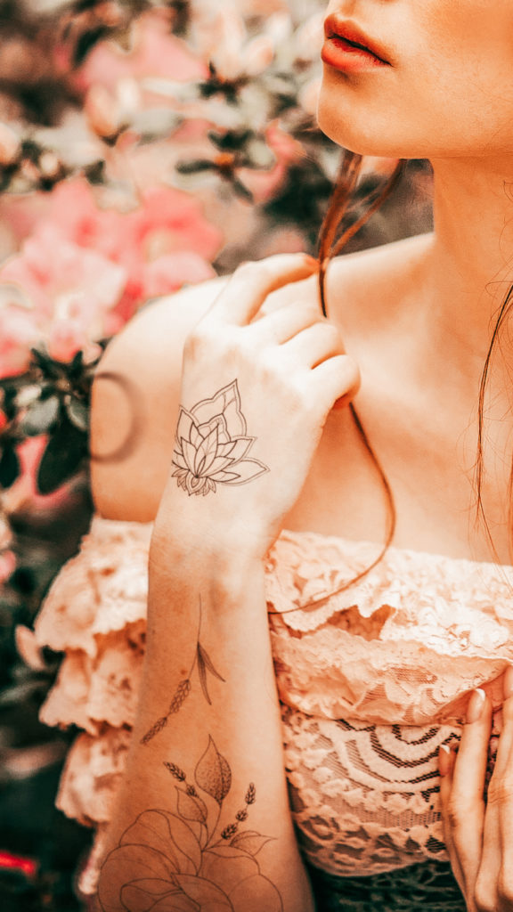 Flash B – temporary Tattoo by Alina